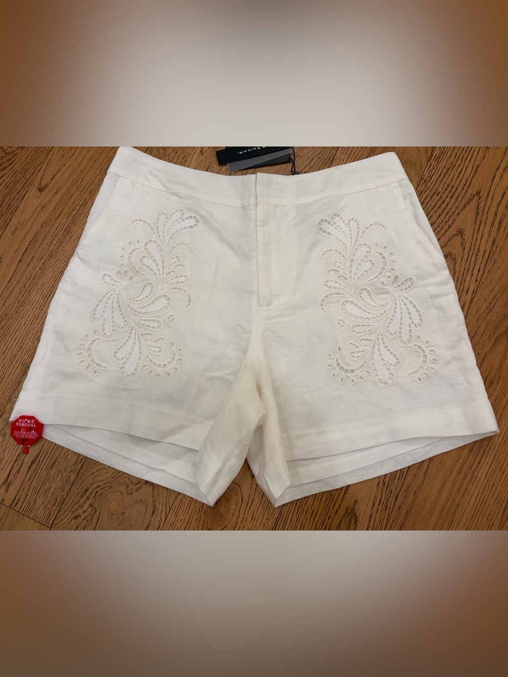 NWT Elie Tahari Women’s Linen Shorts with cutwork details size 10 originally$275